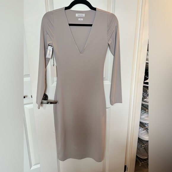 Aritzia Contour V-Neck Dress - Picture 2 of 3